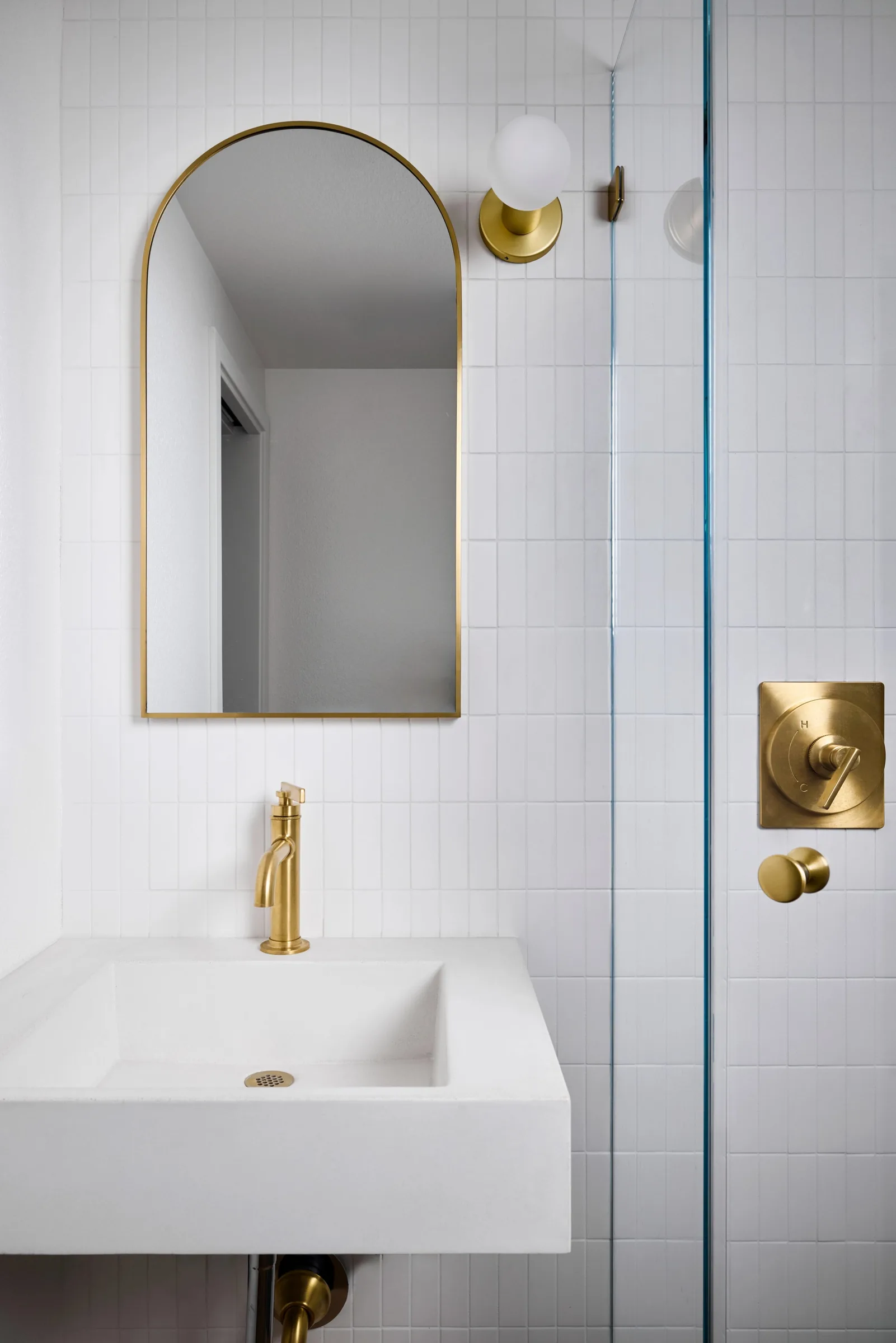 Interior photograph by Todd Huge