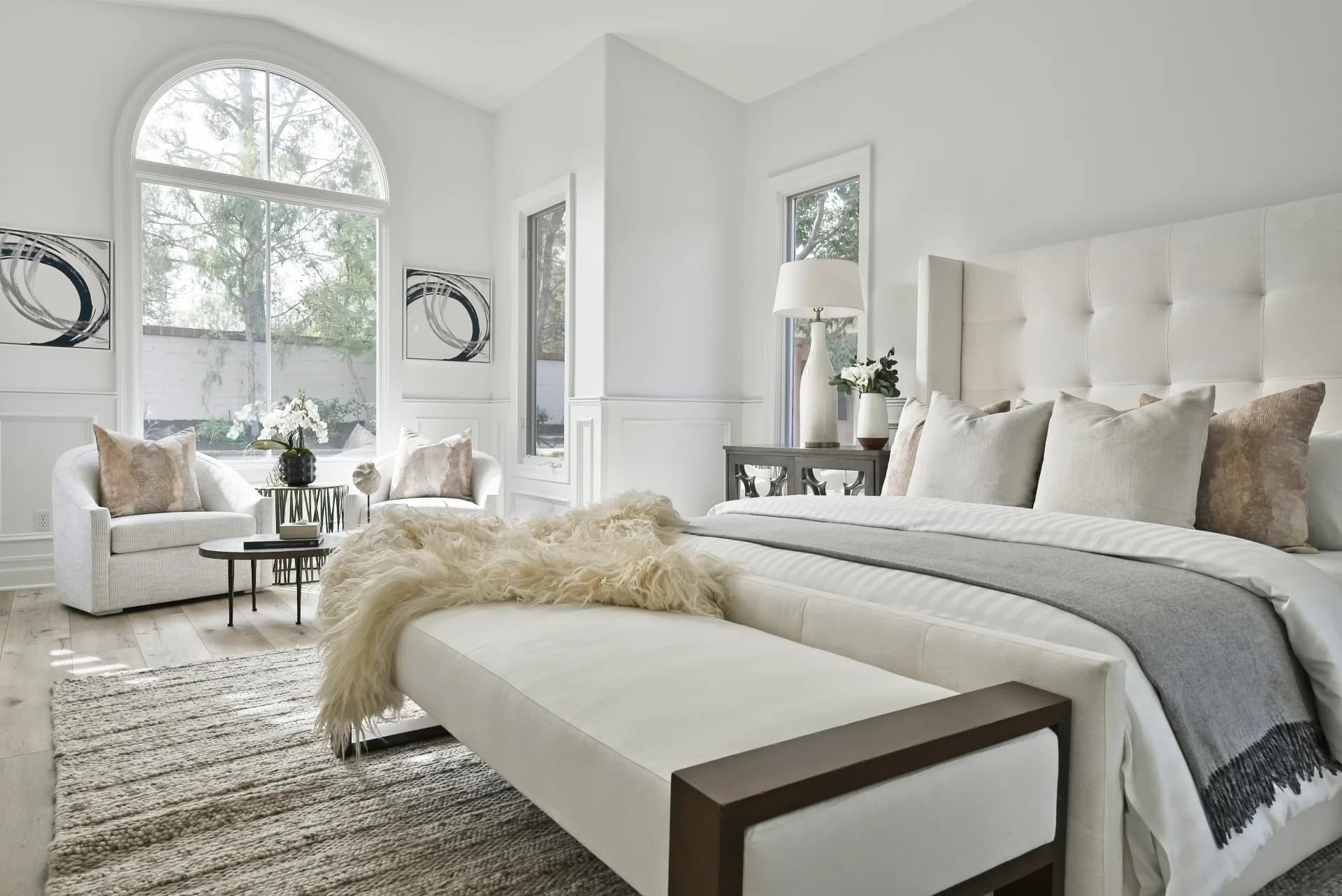 Interior photograph by Todd Huge